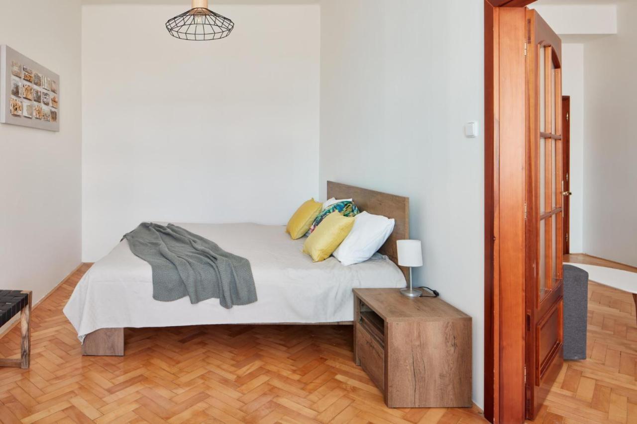 Prague Days - Spacious 3Bdr Apartment - Trendy Neighbourhood Buitenkant foto