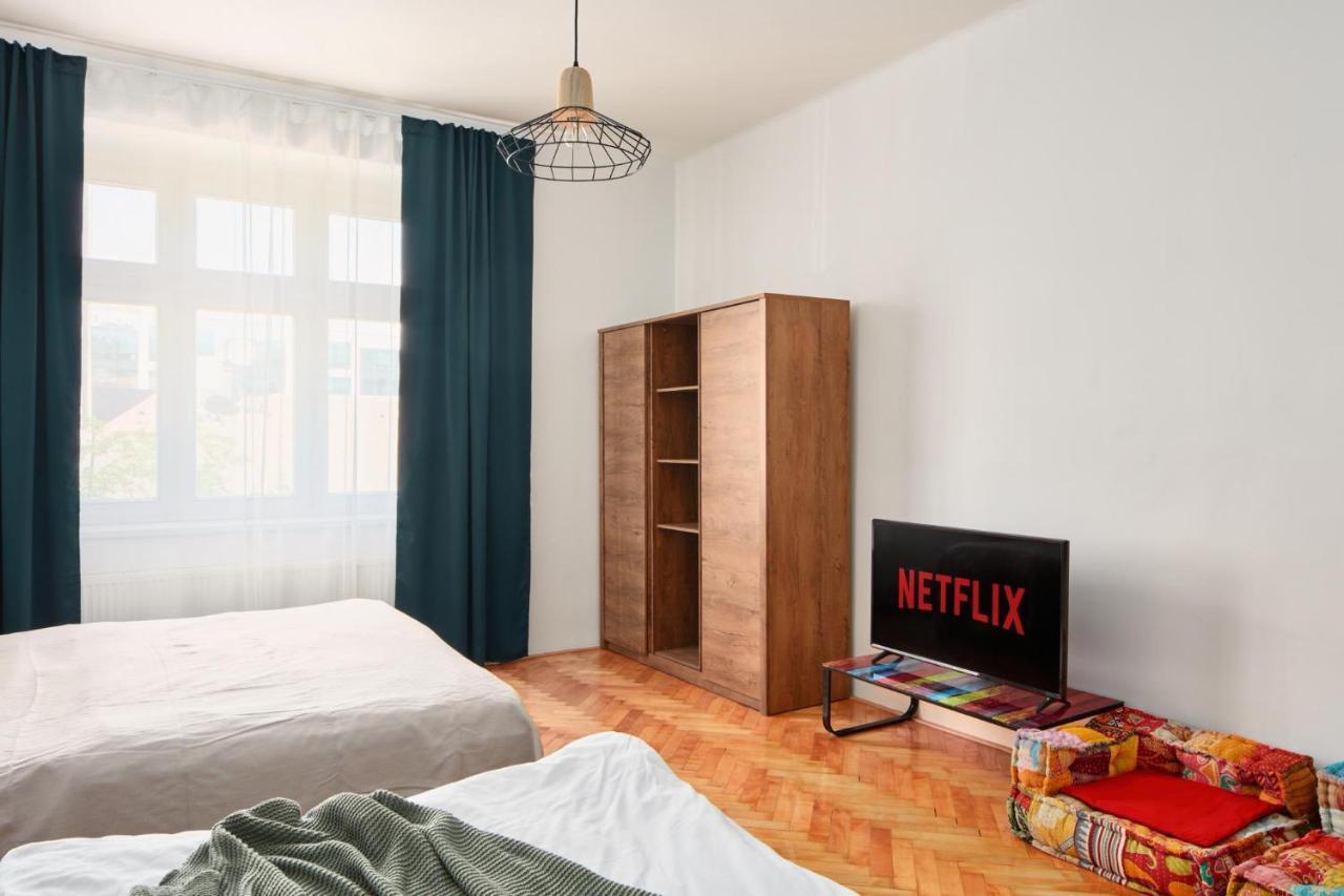 Prague Days - Spacious 3Bdr Apartment - Trendy Neighbourhood Buitenkant foto