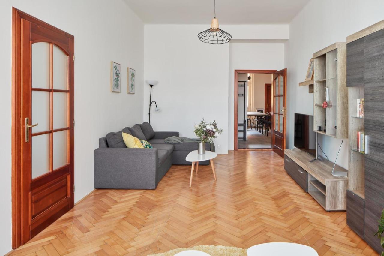 Prague Days - Spacious 3Bdr Apartment - Trendy Neighbourhood Buitenkant foto